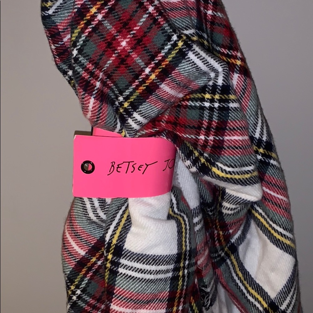 Cute Betsey Johnson Scarf